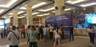 主人，快來(lái)帶我去寵物醫(yī)師大會(huì)啦~